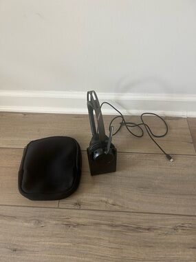 Poly Voyager Focus 2 Headset , Charging Holder and Travel Case (no ADAPTER)